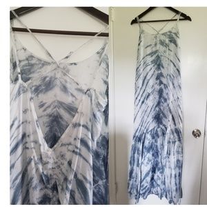 Elan V-back Maxi Dress